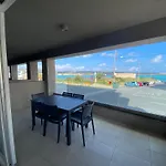 アパート Beachfront 9ten11 Maisonette W Terrace By Homely Is-Sellum