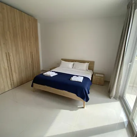 Beachfront 9ten11 Maisonette W Terrace By Homely Апартаменты *