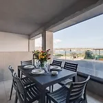 Beachfront 9ten11 Maisonette W Terrace By Homely Is-Sellum