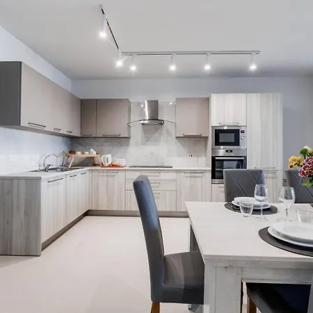 Beachfront 9ten11 Maisonette W Terrace By Homely