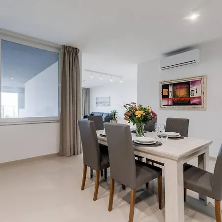 Apartment Beachfront 9ten11 Maisonette W Terrace By Homely Mellieha