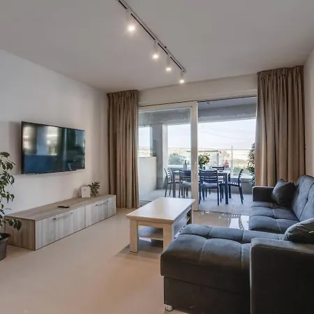 Beachfront 9ten11 Maisonette W Terrace By Homely *