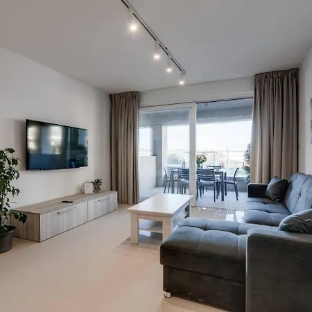Beachfront 9ten11 Maisonette W Terrace By Homely Mellieha