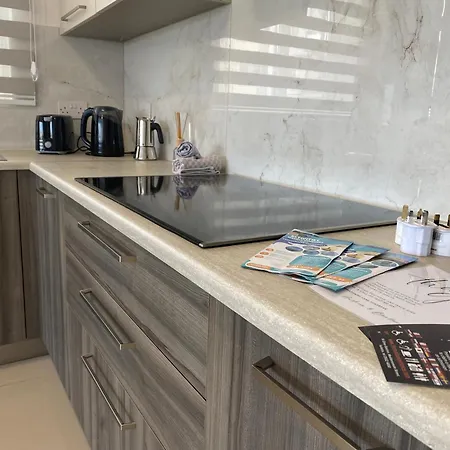 Apartament Beachfront 9ten11 Maisonette W Terrace By Homely *