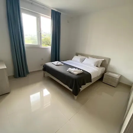 Daire Beachfront 9ten11 Maisonette W Terrace By Homely