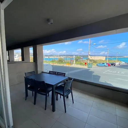 Apartman Beachfront 9ten11 Maisonette W Terrace By Homely Is-Sellum