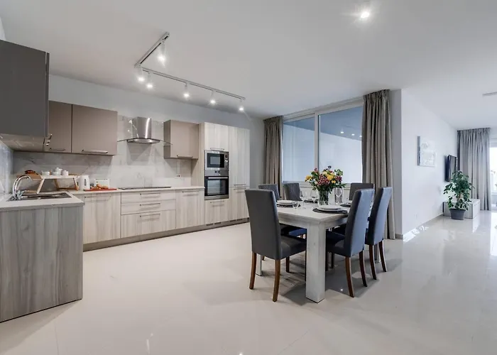 Daire Beachfront 9ten11 Maisonette W Terrace By Homely