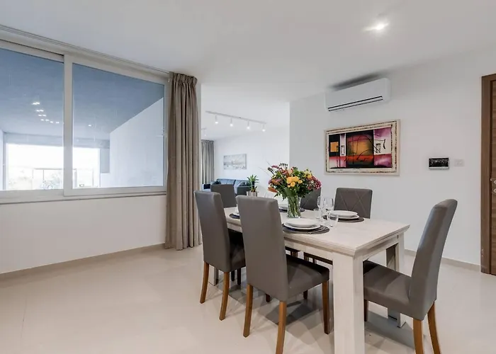 Daire Beachfront 9ten11 Maisonette W Terrace By Homely Is-Sellum