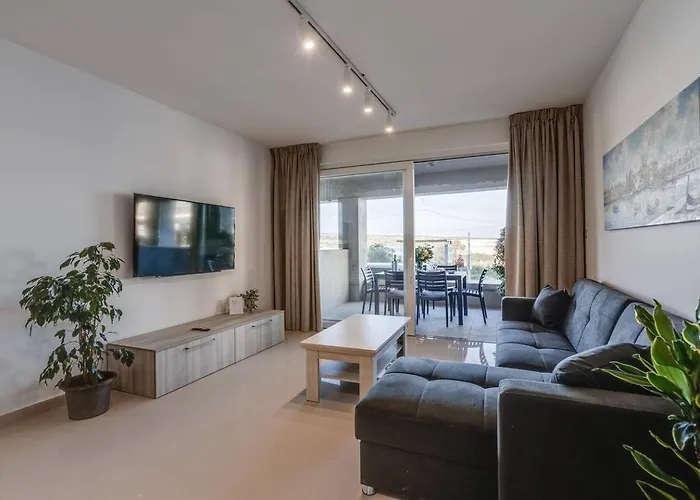 Beachfront 9ten11 Maisonette W Terrace By Homely *