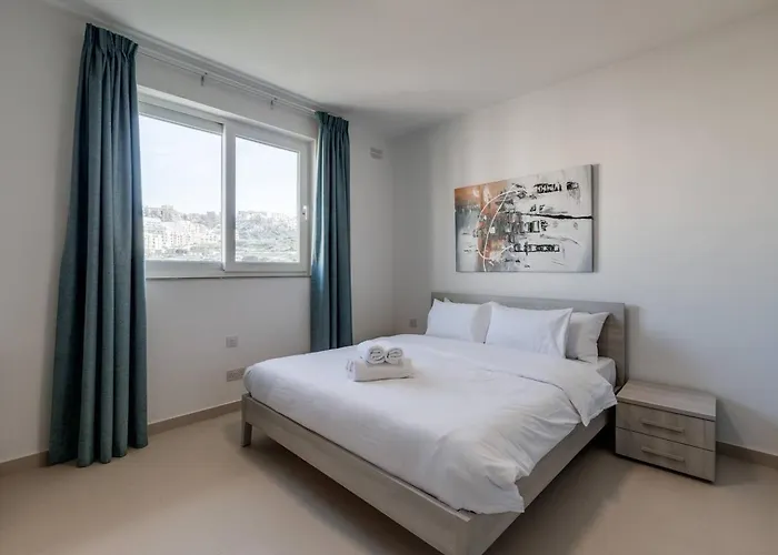 Beachfront 9ten11 Maisonette W Terrace By Homely *