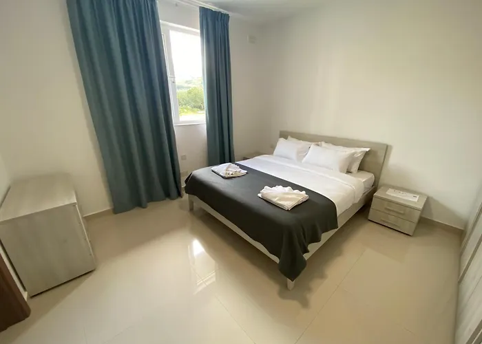 Beachfront 9ten11 Maisonette W Terrace By Homely * Is-Sellum