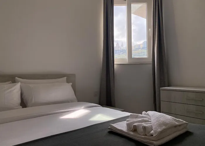 Beachfront 9ten11 Maisonette W Terrace By Homely *