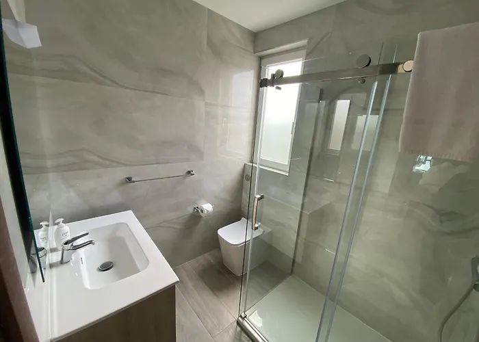 Lägenhet Beachfront 9ten11 Maisonette W Terrace By Homely