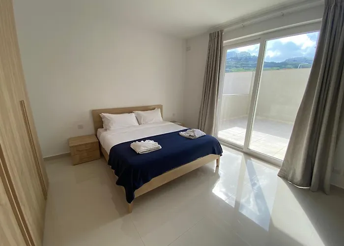 Beachfront 9ten11 Maisonette W Terrace By Homely Apartament